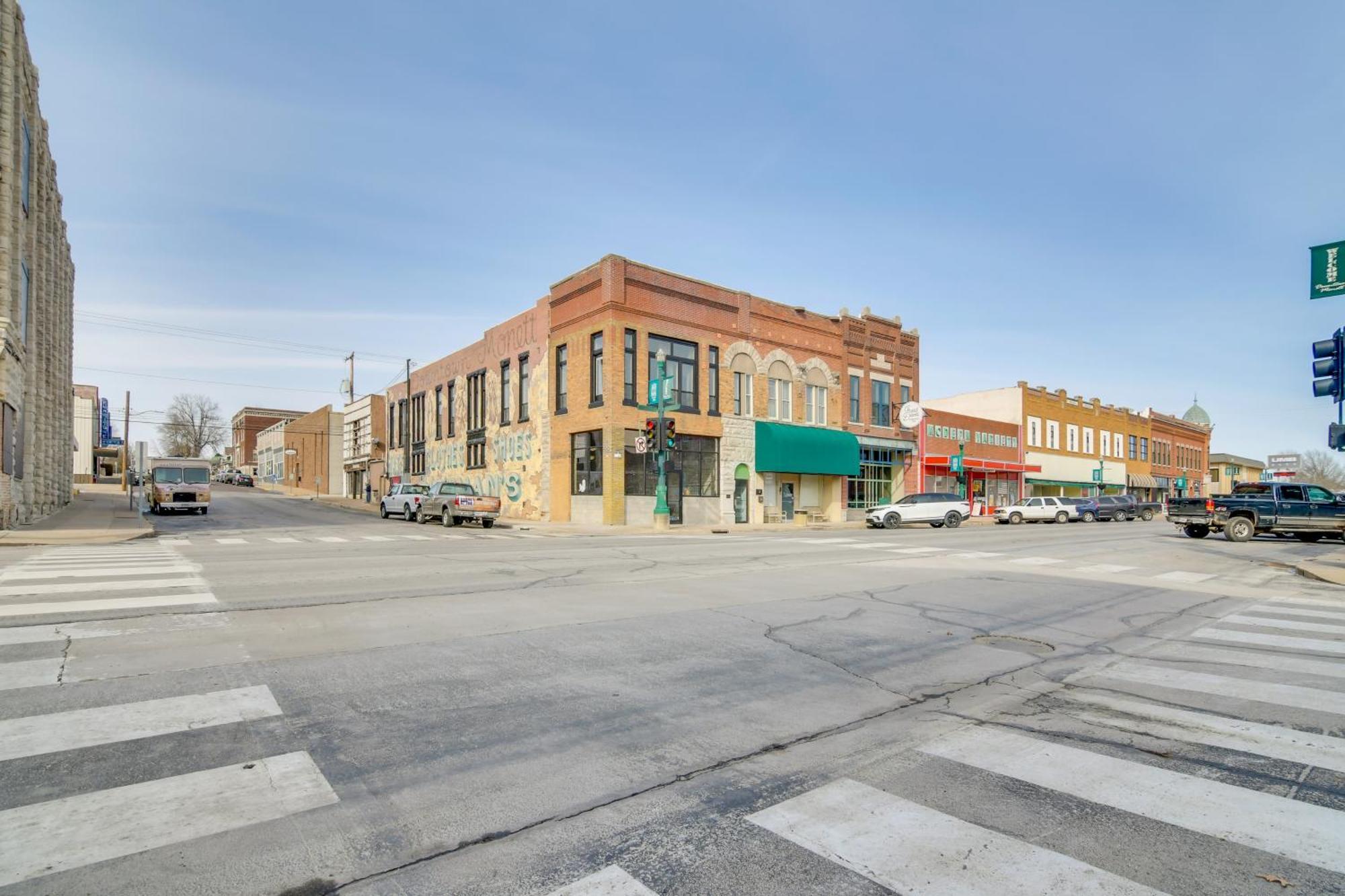 Dtwn Loft In The Heart Of Monett Pets Welcome! 外观 照片